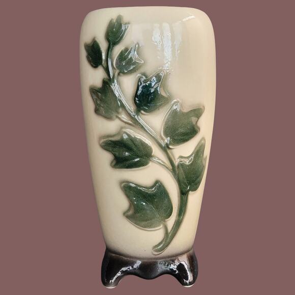 Vintage 1950s Royal Copely Cream and Black "Ivy" Footed 7" Vase - Picture 1 of 5